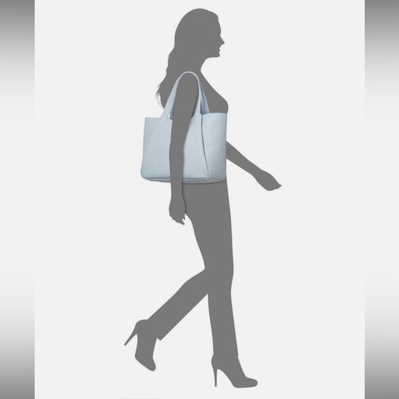 On 34th Extra-Large Tote, Skyway Blue - Picture 6 of 12